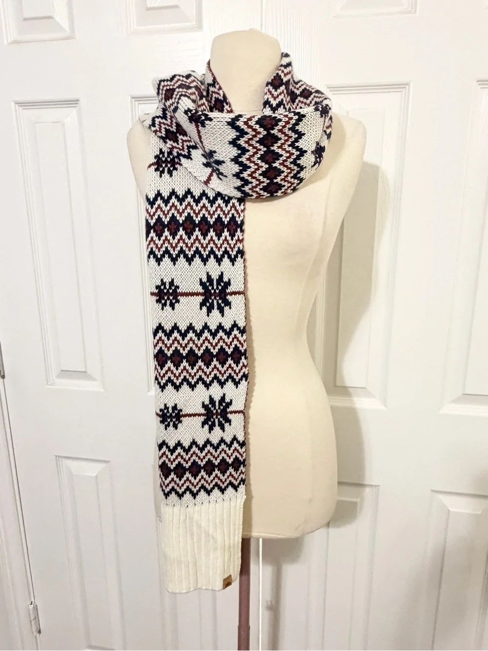 Timberland Cream Knit Scarf with Navy & Brown Fair Isle Pattern